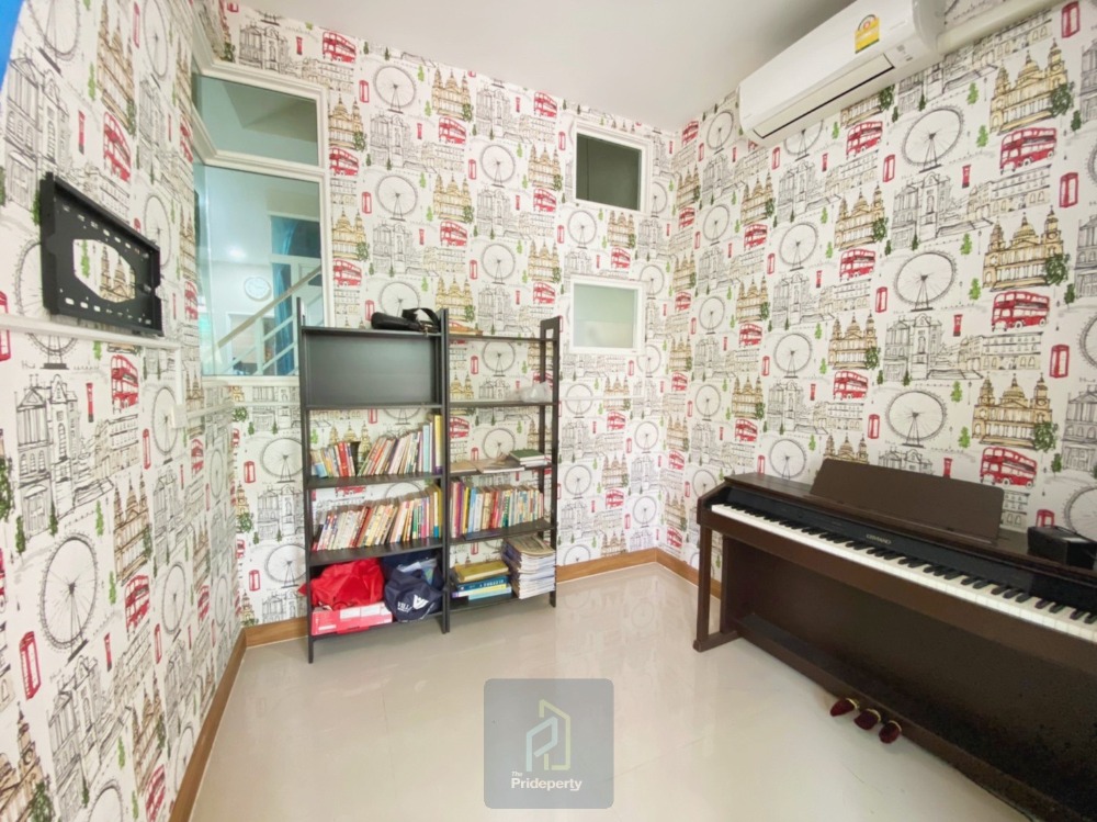 ขายทาวน์โฮมลาดกระบัง สุวรรณภูมิ : ขาย ทาวน์โฮม (2 ชั้น) โกลเด้น ทาวน์ 2 อ่อนนุช-ลาดกระบัง 125 ตรม. 20 ตร.วา พร้อมเฟอร์นิเจอร์ และส่วนตกแต่งเพิ่มเติม