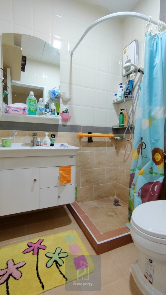 ขายทาวน์โฮมลาดกระบัง สุวรรณภูมิ : ขาย ทาวน์โฮม (2 ชั้น) โกลเด้น ทาวน์ 2 อ่อนนุช-ลาดกระบัง 125 ตรม. 20 ตร.วา พร้อมเฟอร์นิเจอร์ และส่วนตกแต่งเพิ่มเติม