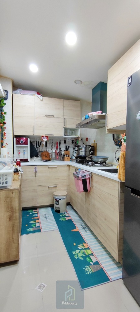 ขายทาวน์โฮมลาดกระบัง สุวรรณภูมิ : ขาย ทาวน์โฮม (2 ชั้น) โกลเด้น ทาวน์ 2 อ่อนนุช-ลาดกระบัง 125 ตรม. 20 ตร.วา พร้อมเฟอร์นิเจอร์ และส่วนตกแต่งเพิ่มเติม