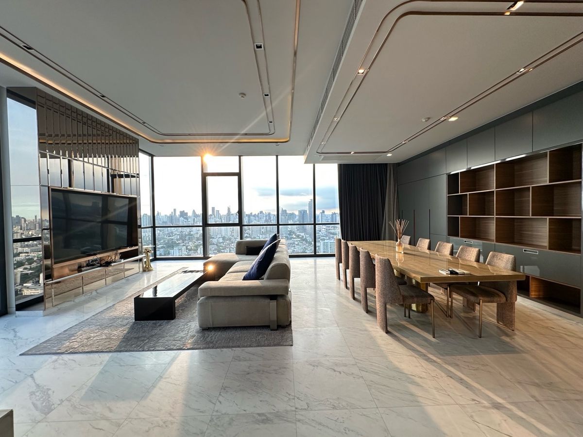 ให้เช่าคอนโดสุขุมวิท อโศก ทองหล่อ : Rental : The Monument Thonglo 3 Bedroom 4 Bathroom 2 Kitchen room 1 Made room, Size  253 S.qm, 37th Floor 