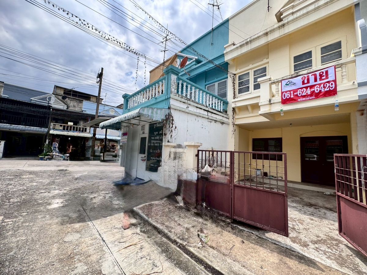 ขายทาวน์โฮมมีนบุรี-ร่มเกล้า : ขายทาวน์หนองจอก ซอยเชื่อมสัมพันธ์17หมู่บ้านภัทรวรรณ ** ราคาเพียง 1.05 ล้าน **  บ้านเก่าน่าลงทุน N.748