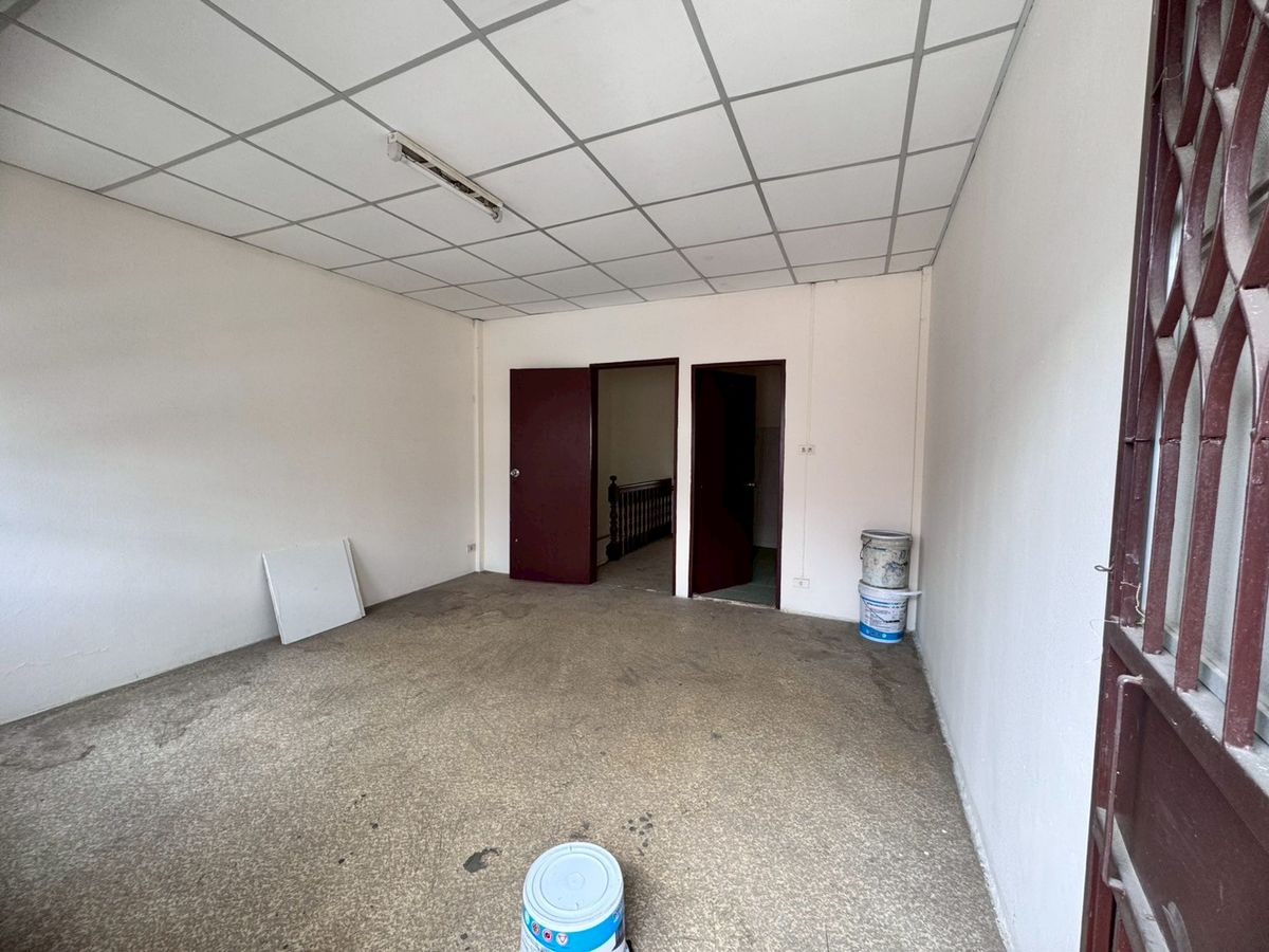 ขายทาวน์โฮมมีนบุรี-ร่มเกล้า : ขายทาวน์หนองจอก ซอยเชื่อมสัมพันธ์17หมู่บ้านภัทรวรรณ ** ราคาเพียง 1.05 ล้าน **  บ้านเก่าน่าลงทุน N.748