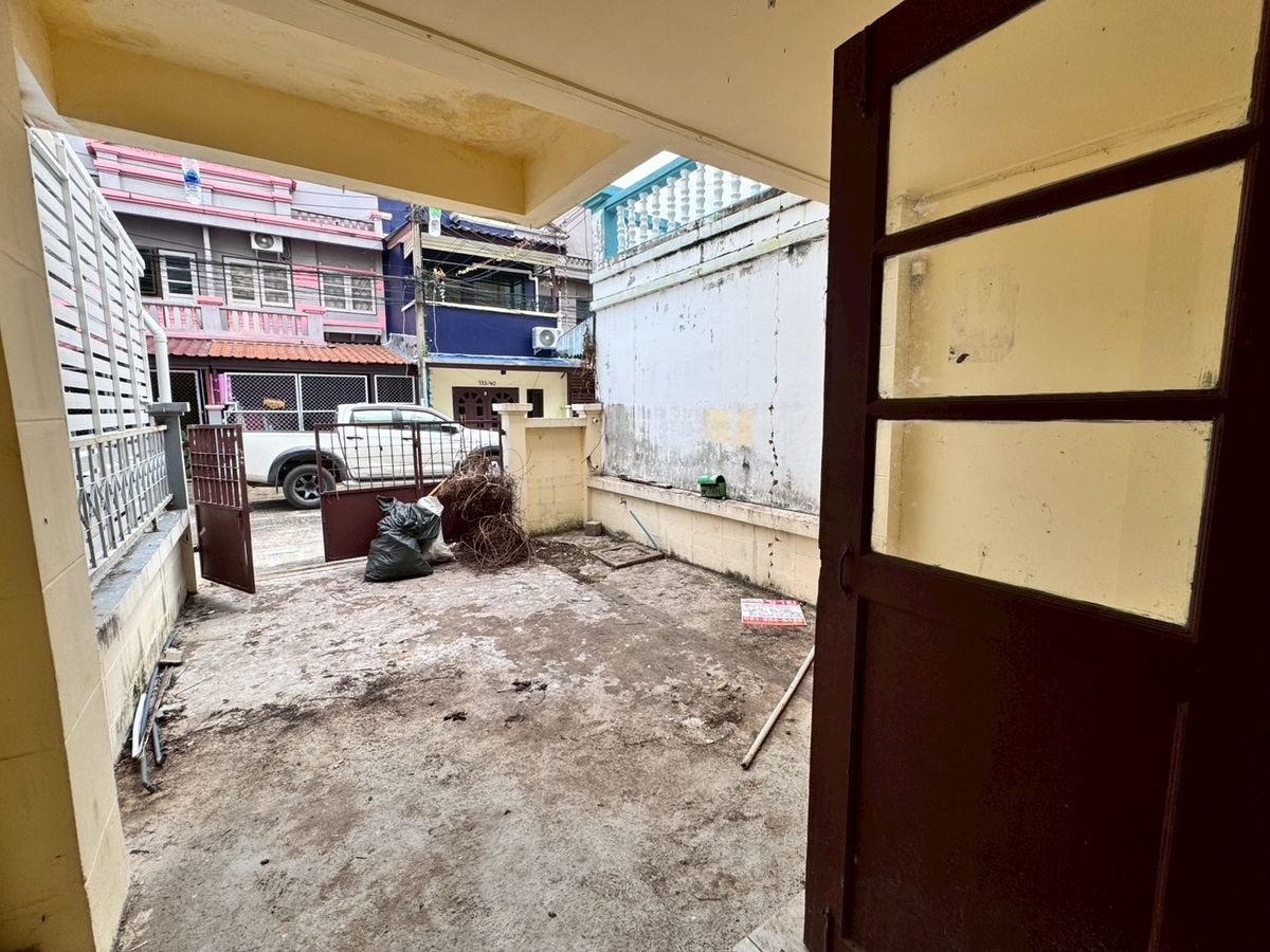 ขายทาวน์โฮมมีนบุรี-ร่มเกล้า : ขายทาวน์หนองจอก ซอยเชื่อมสัมพันธ์17หมู่บ้านภัทรวรรณ ** ราคาเพียง 1.05 ล้าน **  บ้านเก่าน่าลงทุน N.748