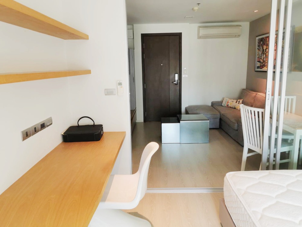 For SaleCondoSathorn, Narathiwat : Condo for sale, Rhythm Sathorn-Narathiwat, 38 sq m., 11th floor, BTS Chong Nonsi, very cheap price, by the owner.