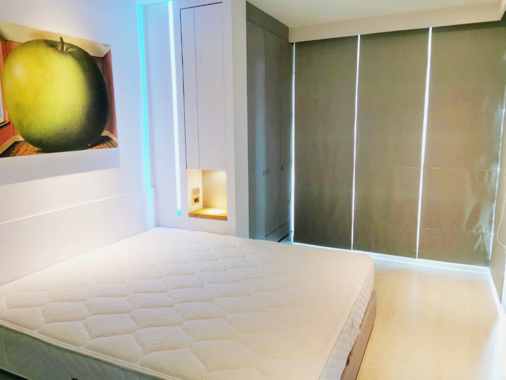 For SaleCondoSathorn, Narathiwat : Condo for sale, Rhythm Sathorn-Narathiwat, 38 sq m., 11th floor, BTS Chong Nonsi, very cheap price, by the owner.