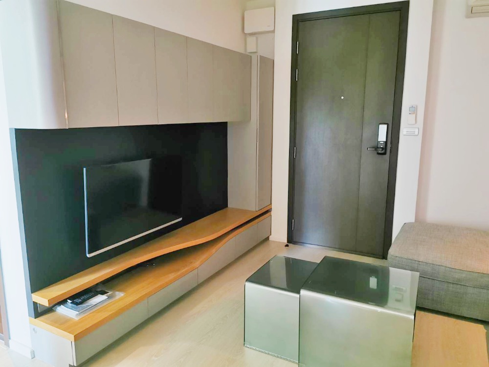 For SaleCondoSathorn, Narathiwat : Condo for sale, Rhythm Sathorn-Narathiwat, 38 sq m., 11th floor, BTS Chong Nonsi, very cheap price, by the owner.