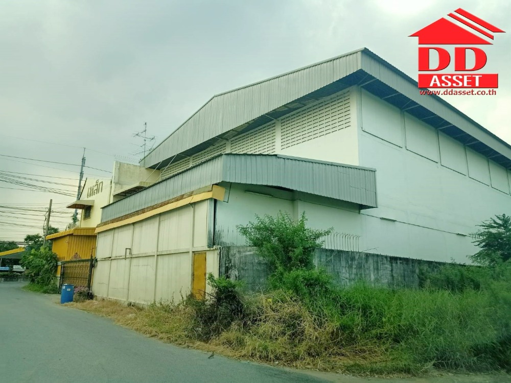 For SaleShop HouseMin Buri, Romklao : Commercial building, 8 booths, 2 floors with steel warehouse, next to Nimit Mai Road