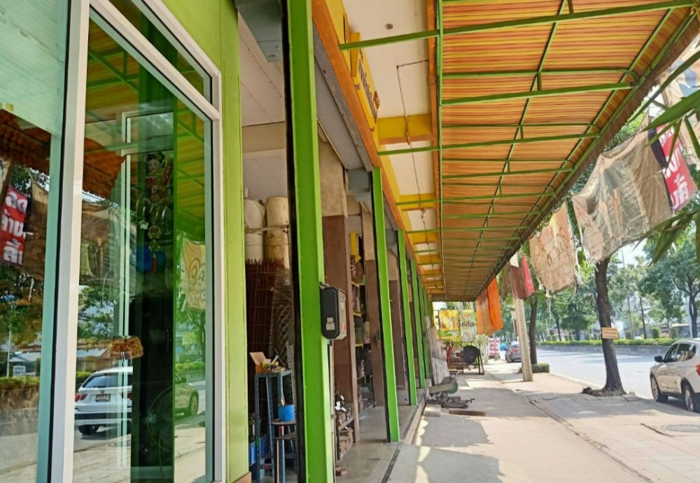 For SaleShop HouseMin Buri, Romklao : Commercial building, 8 booths, 2 floors with steel warehouse, next to Nimit Mai Road