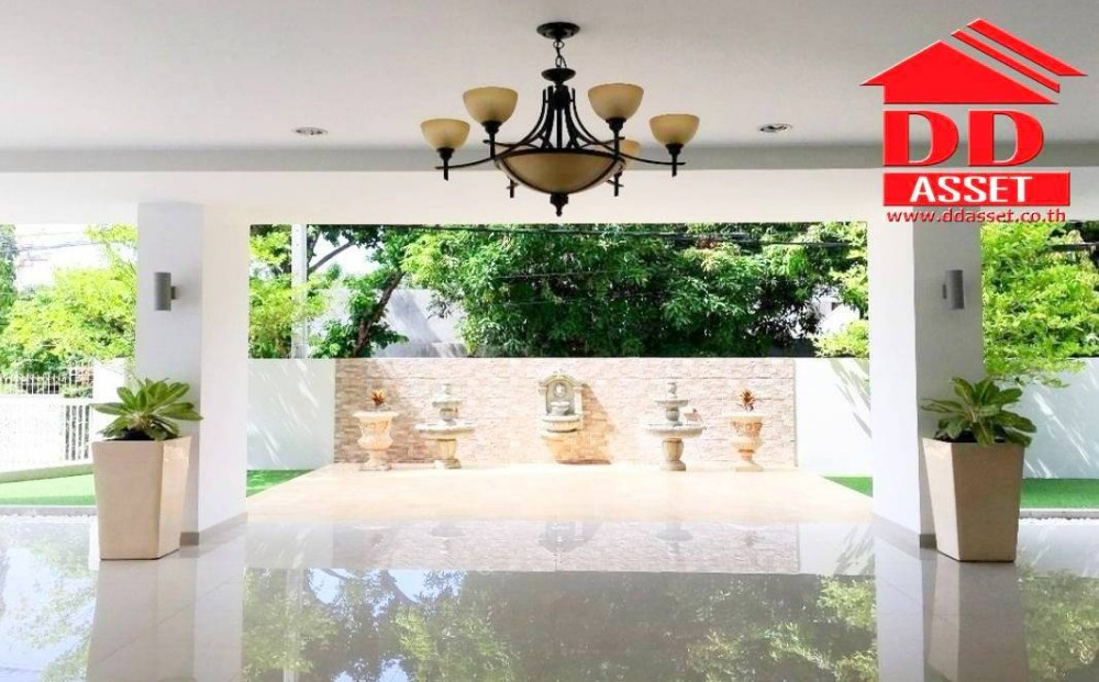 For RentSukhumvit, Asoke, Thonglor : For rent Service Apartment Ekamai PPR Villa Ekamai Soi 10 Intersection 6 Bts Ekamai near EmQuartier Emporium furnished room