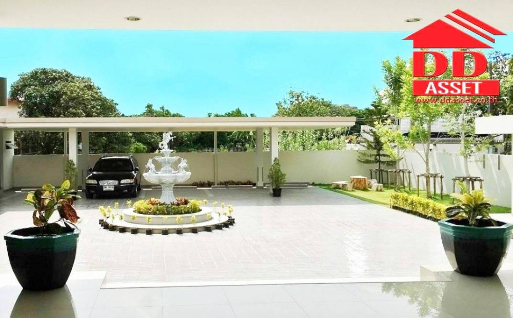 For RentSukhumvit, Asoke, Thonglor : For rent Service Apartment Ekamai PPR Villa Ekamai Soi 10 Intersection 6 Bts Ekamai near EmQuartier Emporium furnished room