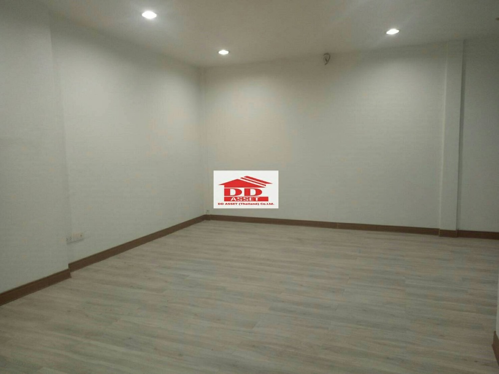 For SaleShop HouseLadprao101, Happy Land, The Mall Bang Kapi : 4-storey office building for sale, Soi Lat Phrao 128/1, next to the yellow line. Lat Phrao 101 Station