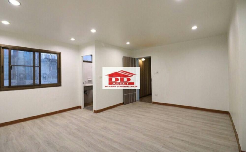 For SaleShop HouseLadprao101, Happy Land, The Mall Bang Kapi : 4-storey office building for sale, Soi Lat Phrao 128/1, next to the yellow line. Lat Phrao 101 Station