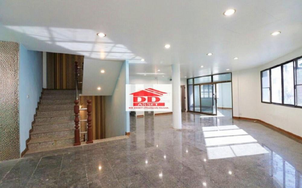 For SaleShop HouseLadprao101, Happy Land, The Mall Bang Kapi : 4-storey office building for sale, Soi Lat Phrao 128/1, next to the yellow line. Lat Phrao 101 Station
