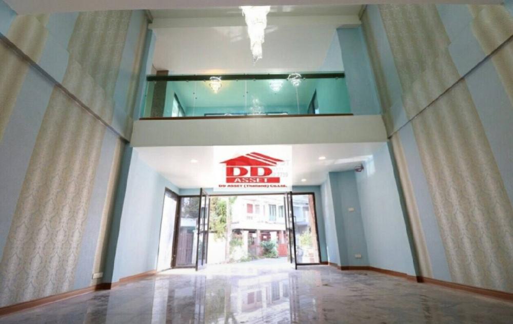 For SaleShop HouseLadprao101, Happy Land, The Mall Bang Kapi : 4-storey office building for sale, Soi Lat Phrao 128/1, next to the yellow line. Lat Phrao 101 Station