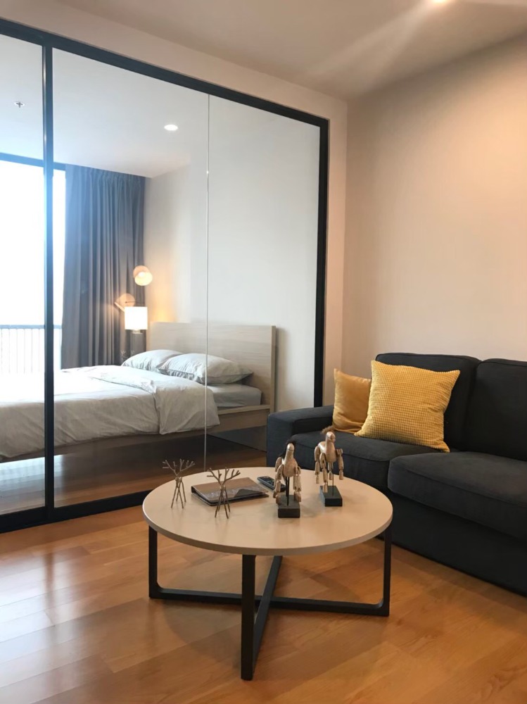 For RentCondoSathorn, Narathiwat : Cheap rent, first-hand room, Noble revo silom, near bts Surasak, 22nd floor, beautiful open view, size 33.83 sq m, beautiful room Buit-in with electrical appliances