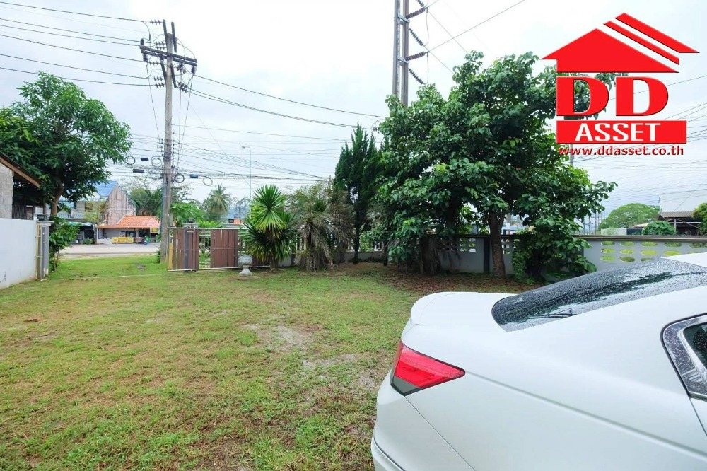 For SaleLandNakhon Si Thammarat : Land for sale, beautiful plot, next to the road reclamation, with a house fence, near Khanom beach, City Pillar Shrine, near Chedi Ai Khai Temple, Khanom District, Nakhon Si Thammarat