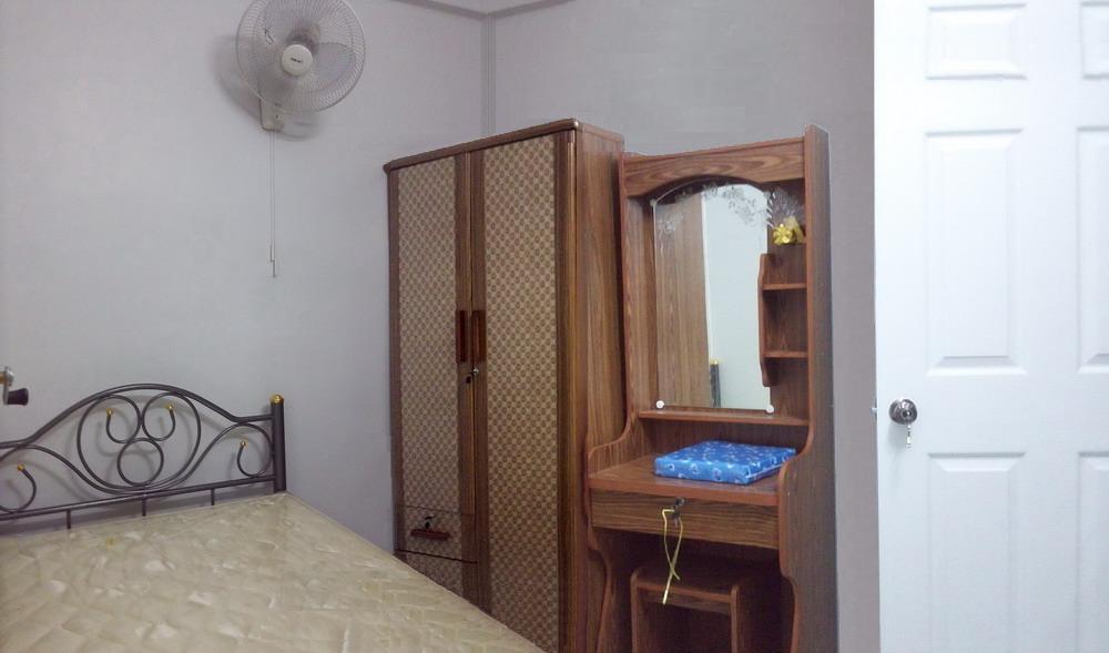 For SaleShop HouseRamkhamhaeng, Hua Mak : Cheap sale, Ramkhamhaeng University dormitory, opposite the Book Center, Ramkhamhaeng University, very good location, Orange Line BTS