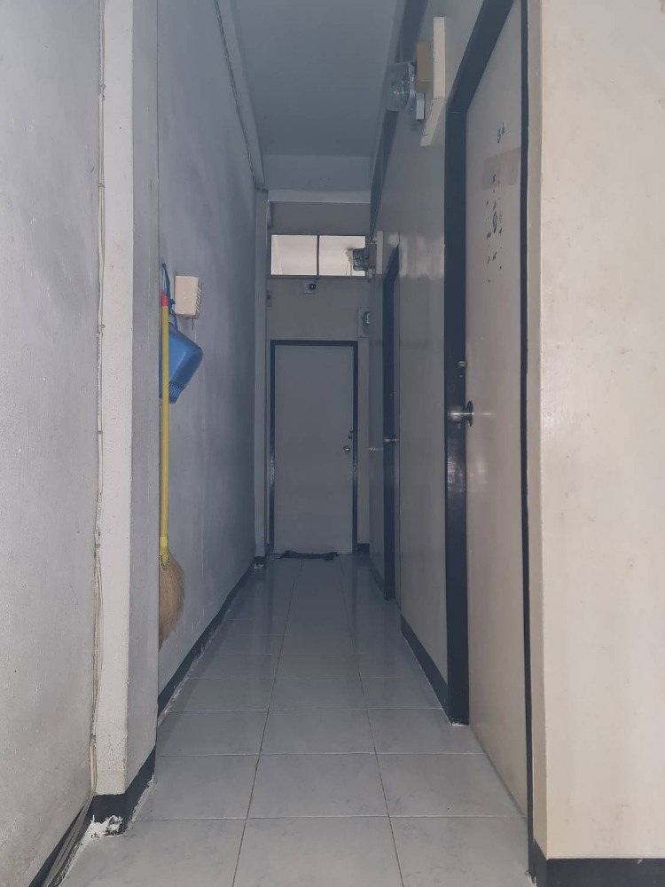 For SaleShop HouseRamkhamhaeng, Hua Mak : Cheap sale, Ramkhamhaeng University dormitory, opposite the Book Center, Ramkhamhaeng University, very good location, Orange Line BTS