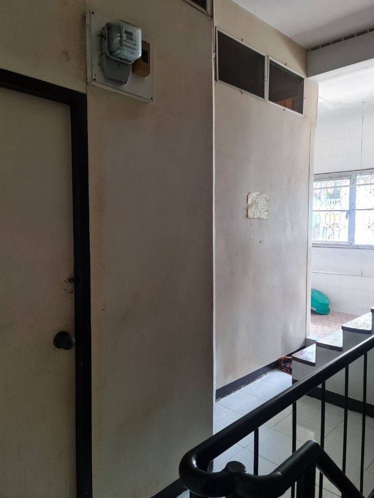 For SaleShop HouseRamkhamhaeng, Hua Mak : Cheap sale, Ramkhamhaeng University dormitory, opposite the Book Center, Ramkhamhaeng University, very good location, Orange Line BTS