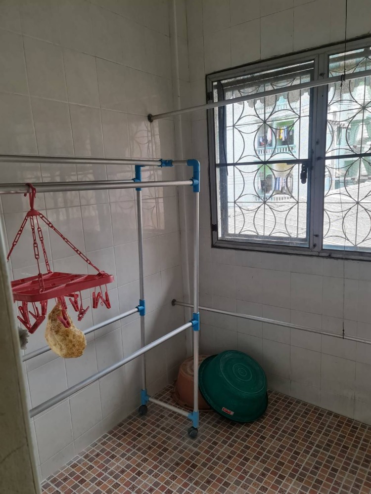 For SaleShop HouseRamkhamhaeng, Hua Mak : Cheap sale, Ramkhamhaeng University dormitory, opposite the Book Center, Ramkhamhaeng University, very good location, Orange Line BTS