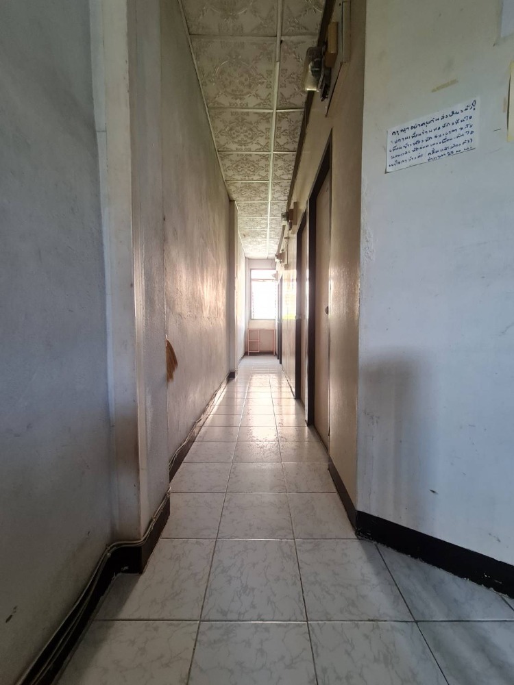 For SaleShop HouseRamkhamhaeng, Hua Mak : Cheap sale, Ramkhamhaeng University dormitory, opposite the Book Center, Ramkhamhaeng University, very good location, Orange Line BTS