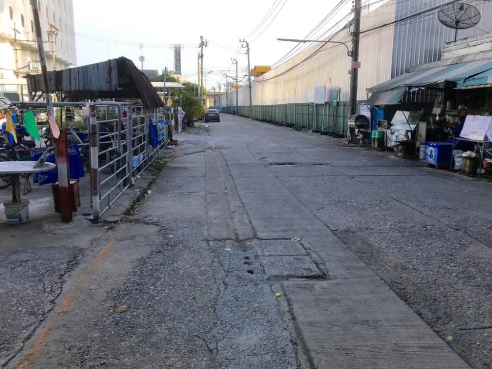 For SaleLandRama9, Petchburi, RCA : Land in Rama 9 area, near the city planning intersection, 457 sq m., beautiful rectangular plot. Good location in the heart of the city, near the expressway, near the MRT