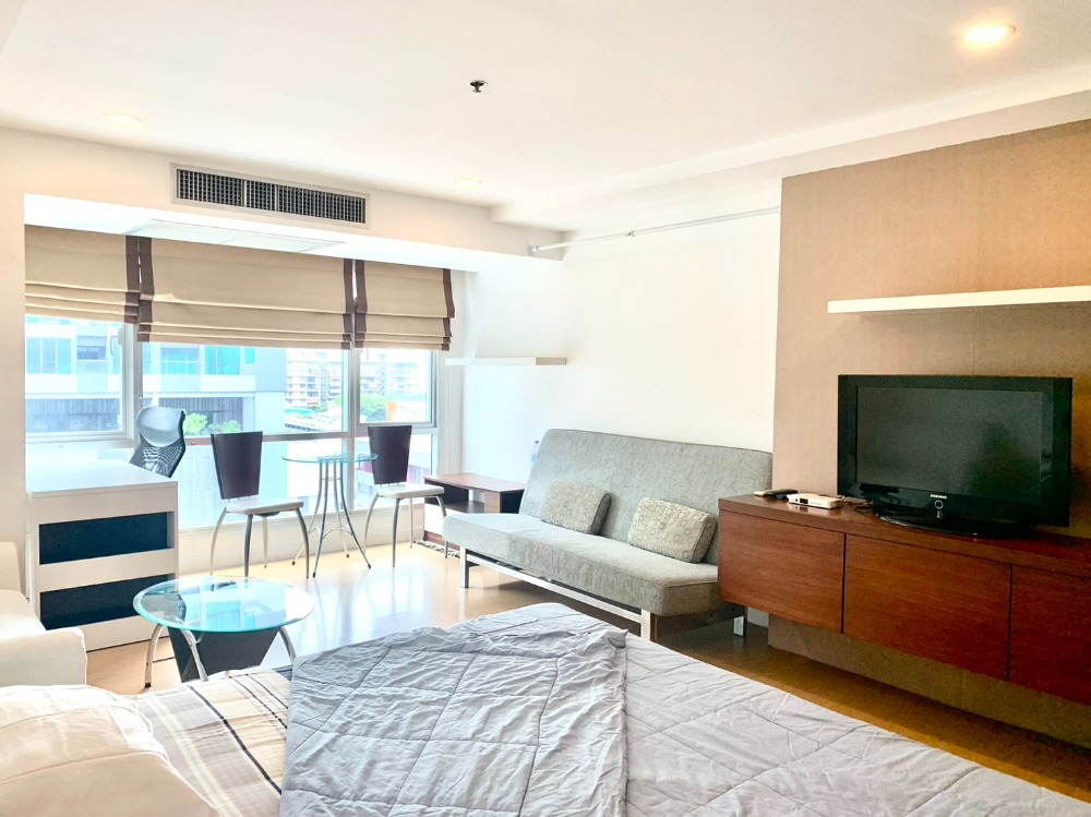For RentCondoNana, North Nana,Sukhumvit13, Soi Nana : FOR RENT! ✨ Your Perfect City Hub: Stylish Studio at Trendy Condo