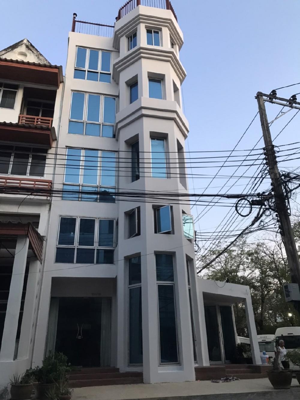 For RentHome OfficeRamkhamhaeng, Hua Mak : Home Office 5 Stories for Rent Town in Town space usage 450 sqm Rent only 52,000 THB