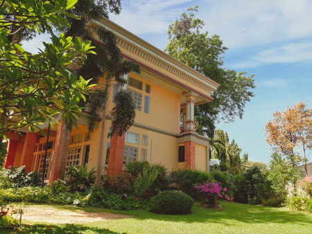 ขายบ้านพัฒนาการ ศรีนครินทร์ : ขาย บ้านหรูปัญญา พัฒนาการ (ออกแบบเองสไตล์ Classic Colonial Home) 398 ตร.ว. 946 ตร.ม. ใกล้ศูนย์การค้าย่านธุรกิจ ใจกลางเมือง