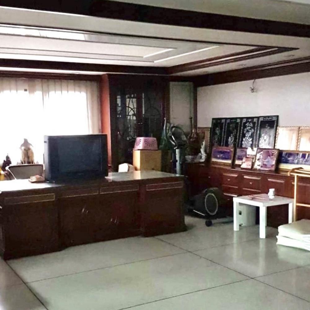 ให้เช่าอาคารพาณิชย์บางนา แบริ่ง ลาซาล : 📍อาคารพาณิชย์ 3 คูหา หน้ากว้างติดถนนศรีนครินทร์