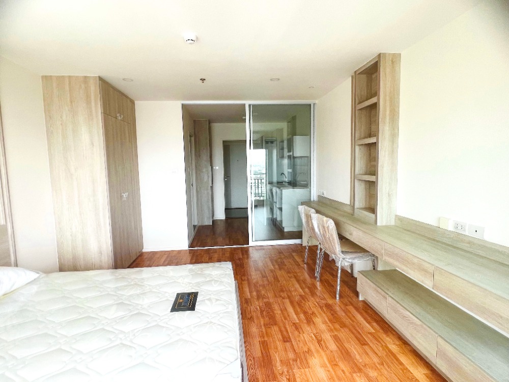 For SaleCondoPinklao, Charansanitwong : Condo for sale near Central Pinklao, Condo Lumpini Park Boromarajonani-Sirindhorn, special price, size 22.95 square meters, near MRT Bang Yi Khan, book today and receive special privileges. Free complete electrical appliances + furniture for free! Expense