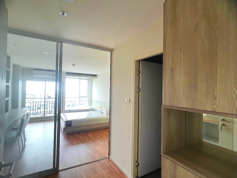 ขายคอนโดปิ่นเกล้า จรัญสนิทวงศ์ : ขายคอนโด ลุมพินี พาร์ค บรมราชชนนี-สิรินธร ใกล้เซ็นทรัล ปิ่นเกล้า เฟอร์นิเจอร์ครบ พร้อมอยู่ ราคาพิเศษ 1 ห้องนอน ขนาด 28 ตรม. เดินทางสะดวก เซ็นทรัลปิ่นเกล้า, จรัล, รพ.ศิริราช,