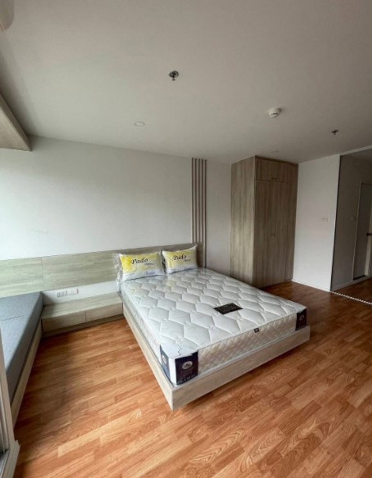 ขายคอนโดปิ่นเกล้า จรัญสนิทวงศ์ : ขายคอนโด ลุมพินี พาร์ค บรมราชชนนี - สิรินธร ใกล้ เซ็นทรัลปิ่นเกล้า แต่งครบ พร้อมอยู่ 1 ห้องนอน ขนาด 28 ตรม. เดินทางสะดวก เซ็นทรัลปิ่นเกล้า, จรัญสนิทวงศ์, รพ.ศิริราช, พาต้า ปิ่นเกล้า, รพ.ศิริราช ปิยมหาราชการุณย์, จองวันนี้แถมฟรี ! เครื่องใช้ไฟฟ้า