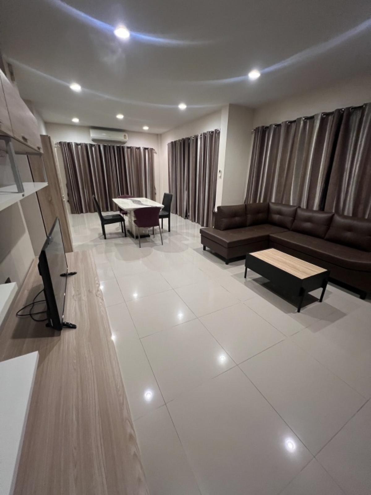 For RentHousePattanakan, Srinakarin : 2-storey detached house for rent, Setthasiri Village, Krungthep Kreetha, near Rama 9 Expressway.
