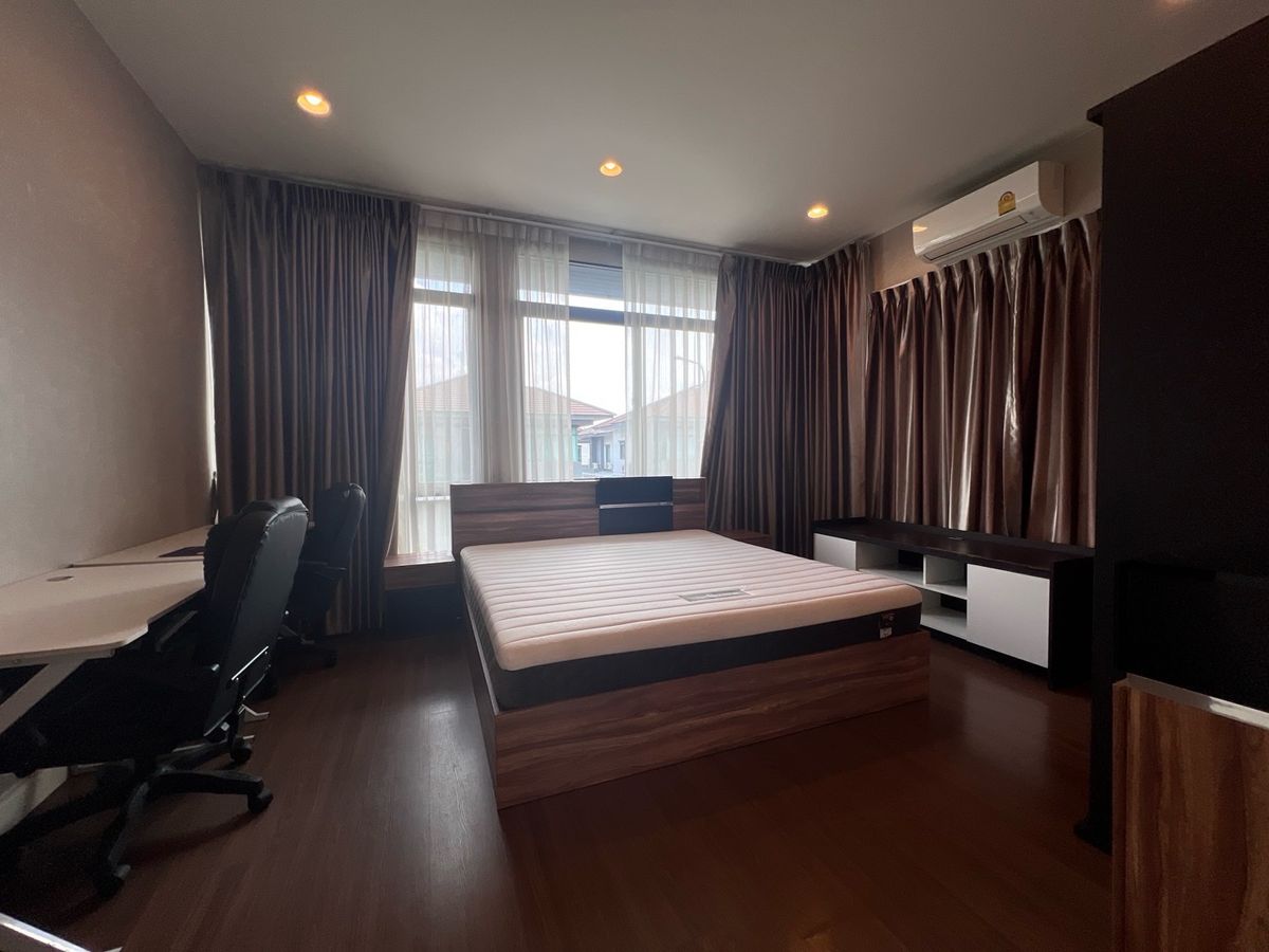 ให้เช่าบ้านพัฒนาการ ศรีนครินทร์ : ให้เช่าบ้านเดี่ยว 2 ชั้น  หมู่บ้าน  เศรษฐสิริ กรุงเทพกรีฑา ใกล้นานาชาติไบรตัน