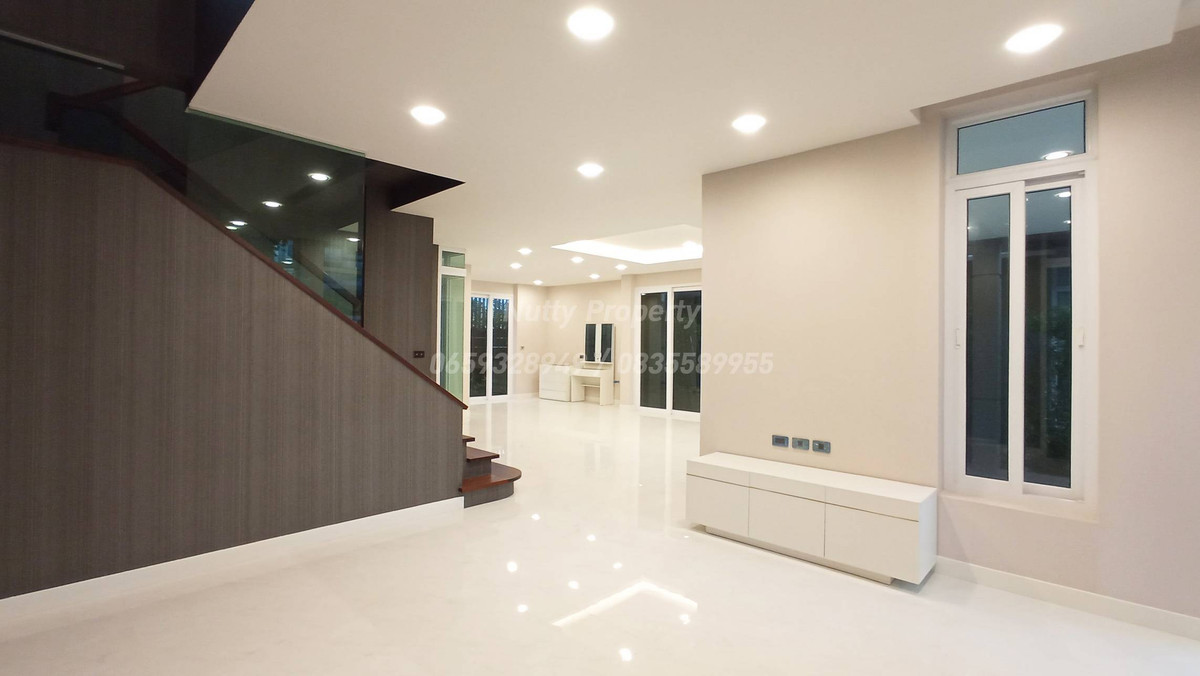 ขายบ้านลาดพร้าว เซ็นทรัลลาดพร้าว : บ้านเดี่ยวสุดยอดทำเลซอยลาดพร้าว 1 (The Gallery House Pattern)