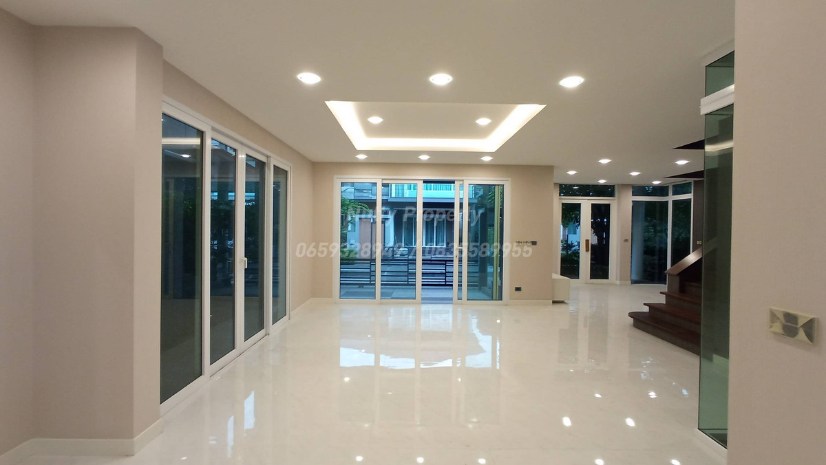 ขายบ้านลาดพร้าว เซ็นทรัลลาดพร้าว : บ้านเดี่ยวสุดยอดทำเลซอยลาดพร้าว 1 (The Gallery House Pattern)