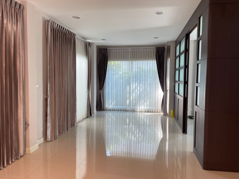 ขายบ้านพุทธมณฑล ศาลายา : ขายบ้านเดี่ยว 2 ชั้น  ม.บางกอกบลูเลอวาร์ด ปิ่นเกล้า-เพชรเกษม  ถ.พุทธมณฑลสาย4  ต.กระทุ่มล้ม  อ.สามพราน  นครปฐม