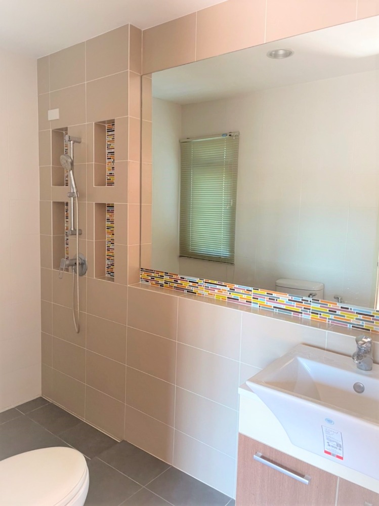 ขายบ้านพุทธมณฑล ศาลายา : ขายบ้านเดี่ยว 2 ชั้น  ม.บางกอกบลูเลอวาร์ด ปิ่นเกล้า-เพชรเกษม  ถ.พุทธมณฑลสาย4  ต.กระทุ่มล้ม  อ.สามพราน  นครปฐม