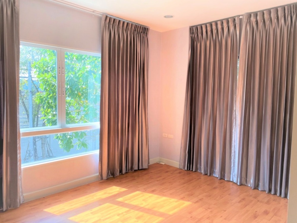 ขายบ้านพุทธมณฑล ศาลายา : ขายบ้านเดี่ยว 2 ชั้น  ม.บางกอกบลูเลอวาร์ด ปิ่นเกล้า-เพชรเกษม  ถ.พุทธมณฑลสาย4  ต.กระทุ่มล้ม  อ.สามพราน  นครปฐม