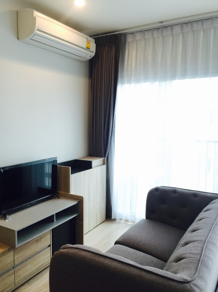 ^^ ให้เช่า ห้องหน้ากว้าง วิวสวย ภายในห้องกว้างสบาย Noble revolve Ratchada Loading...