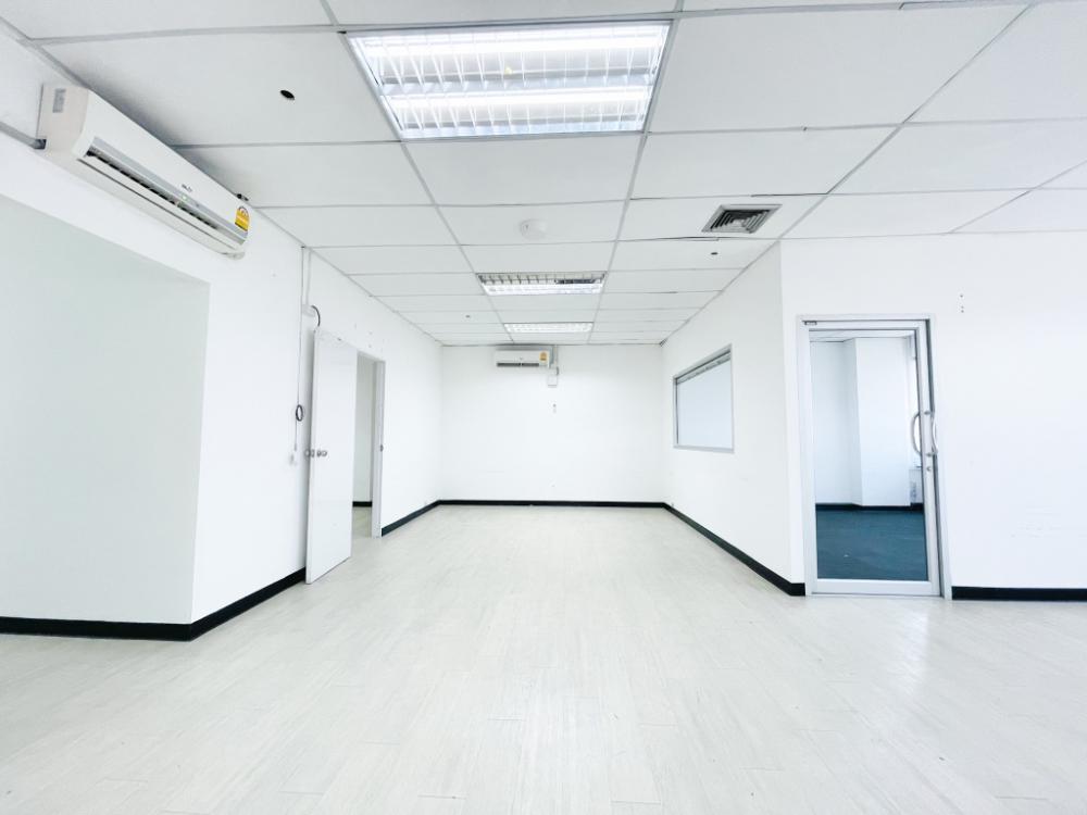 ให้เช่าโฮมออฟฟิศพระราม 3 สาธุประดิษฐ์ : ออฟฟิศ-สำนักงาน ให้เช่า พระราม 3 อาคาร SV City ( 60-470 ตรม)