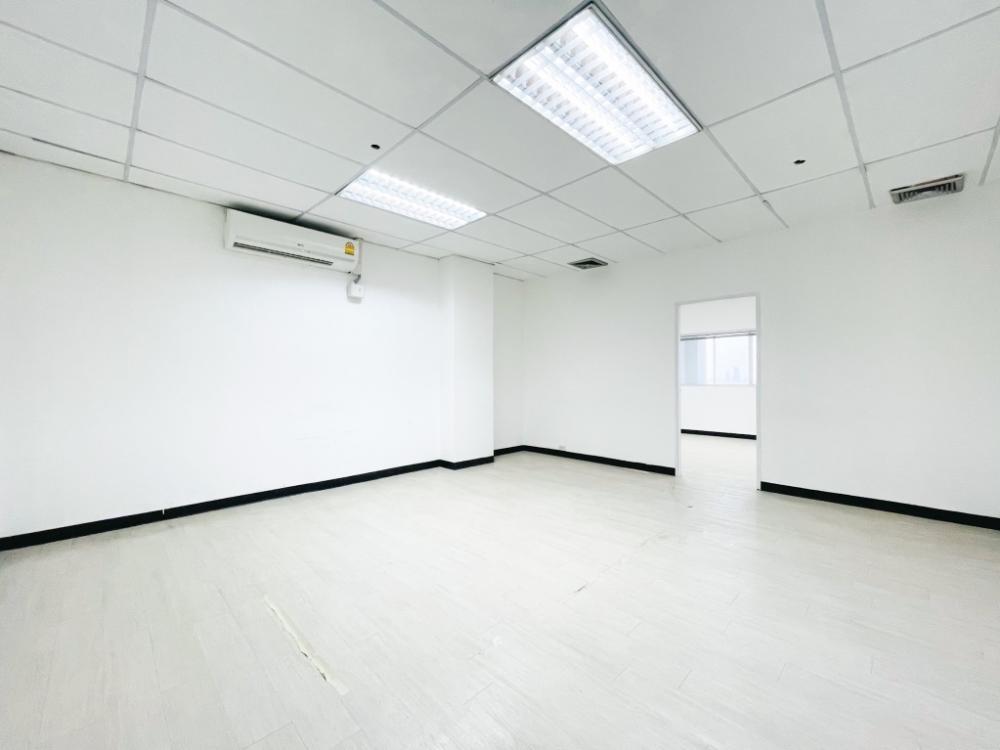 ให้เช่าโฮมออฟฟิศพระราม 3 สาธุประดิษฐ์ : ออฟฟิศ-สำนักงาน ให้เช่า พระราม 3 อาคาร SV City ( 60-470 ตรม)