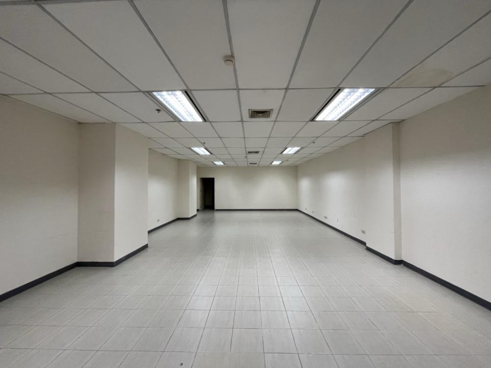 ให้เช่าโฮมออฟฟิศพระราม 3 สาธุประดิษฐ์ : ออฟฟิศ-สำนักงาน ให้เช่า พระราม 3 อาคาร SV City ( 60-470 ตรม)