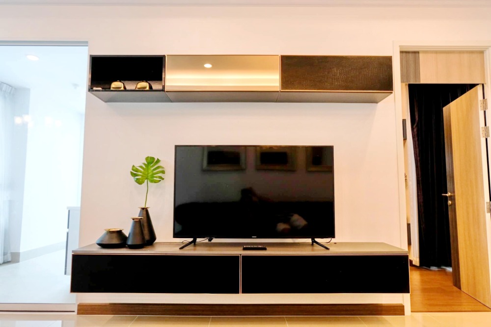 For SaleCondoRatchathewi,Phayathai : 7280😍 For SELL 1 bedroom for sale 🚄 near BTS Phayathai 🏢 Supalai Elite Phayathai Supalai Elite Phayathai 🔔 Area: 70.50 sq m. 💲 Sale: 9,800,000฿📞O99-5919653,065-9423251✅LineID:@surereside nce