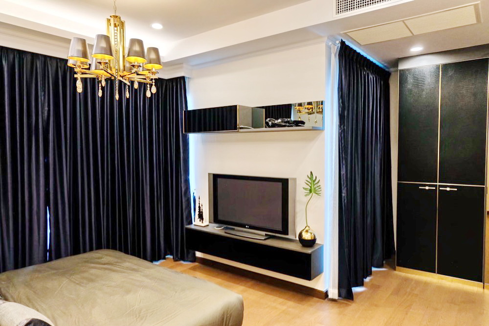 For SaleCondoRatchathewi,Phayathai : 7280😍 For SELL 1 bedroom for sale 🚄 near BTS Phayathai 🏢 Supalai Elite Phayathai Supalai Elite Phayathai 🔔 Area: 70.50 sq m. 💲 Sale: 9,800,000฿📞O99-5919653,065-9423251✅LineID:@surereside nce