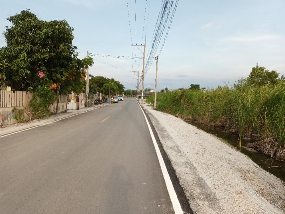 ขายที่ดินฉะเชิงเทรา : ขาย ที่ดินถมแล้ว ฉะเชิงเทรา ถนนสิริโสธร 200 ตร.วา และ 1 ไร่ ฟรีโอน สี่เหลี่ยมสวย