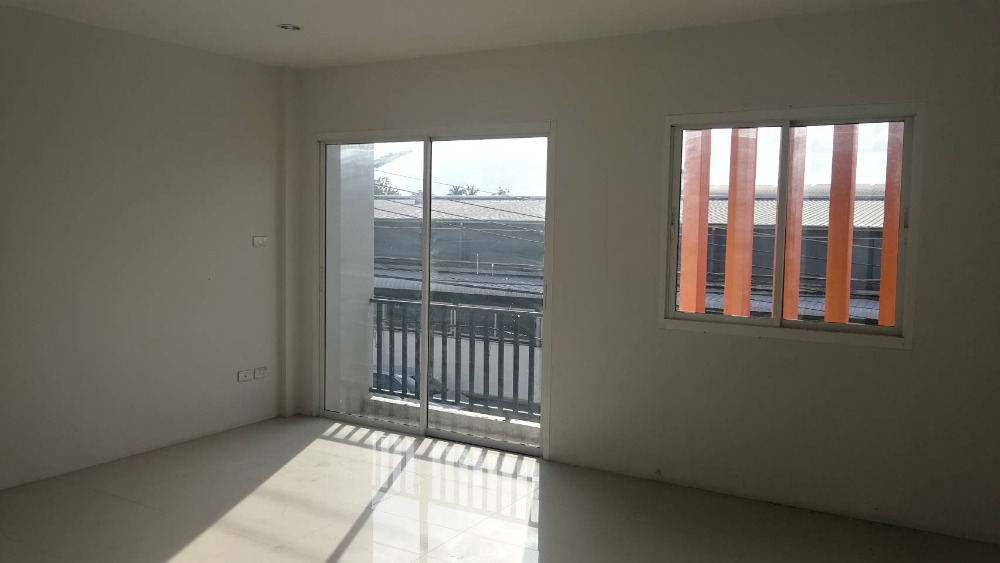 ขายอาคารพาณิชย์ปทุมธานี รังสิต ธรรมศาสตร์ : ขายอาคารพานิชย์ 3 ชั้น 4 กู้เต็ม เงินเหลือ ติดแมกแวลู หทัยราษฎร์ ยื่นสินเชื่อฟรี