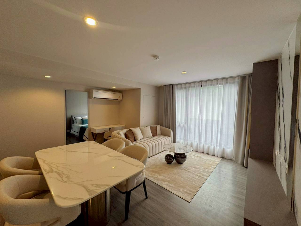 For SaleCondoSukhumvit, Asoke, Thonglor : Ideo Mobi Sukhumvit 40 3 bedrooms 3 bathrooms with bathtub big size fully furnished in Thonglor
