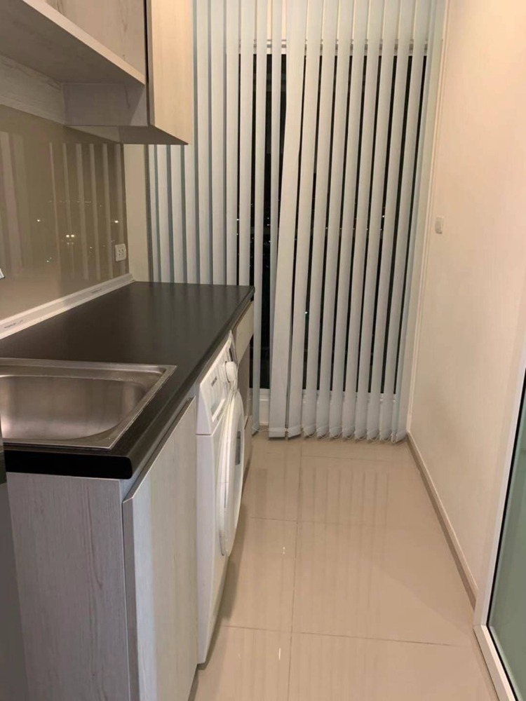 For RentCondoSamut Prakan,Samrong : Aspire Erawan 1 bed 7,500 fully furnished with washing machine